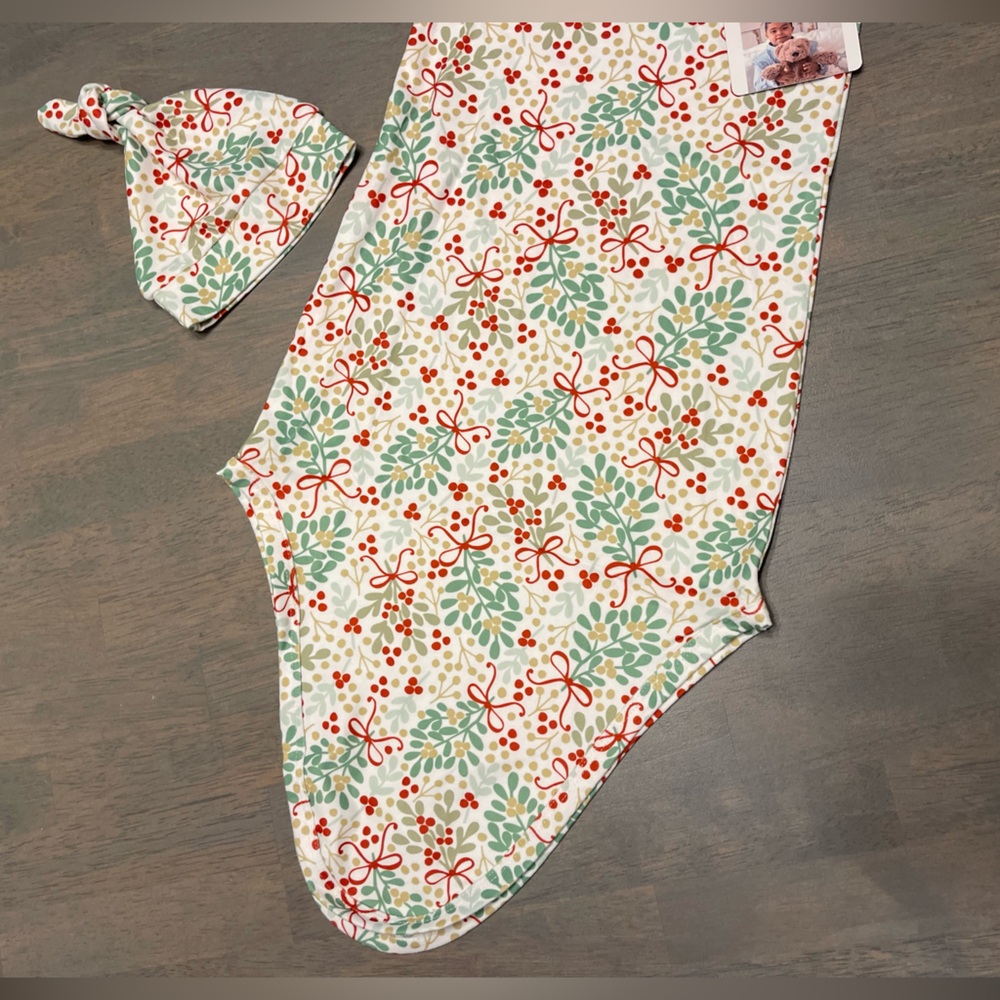 🎄 NEWBORN Charlie’s Project Gown & Hat | NWT | Christmas 🎄 - Picture 5 of 5